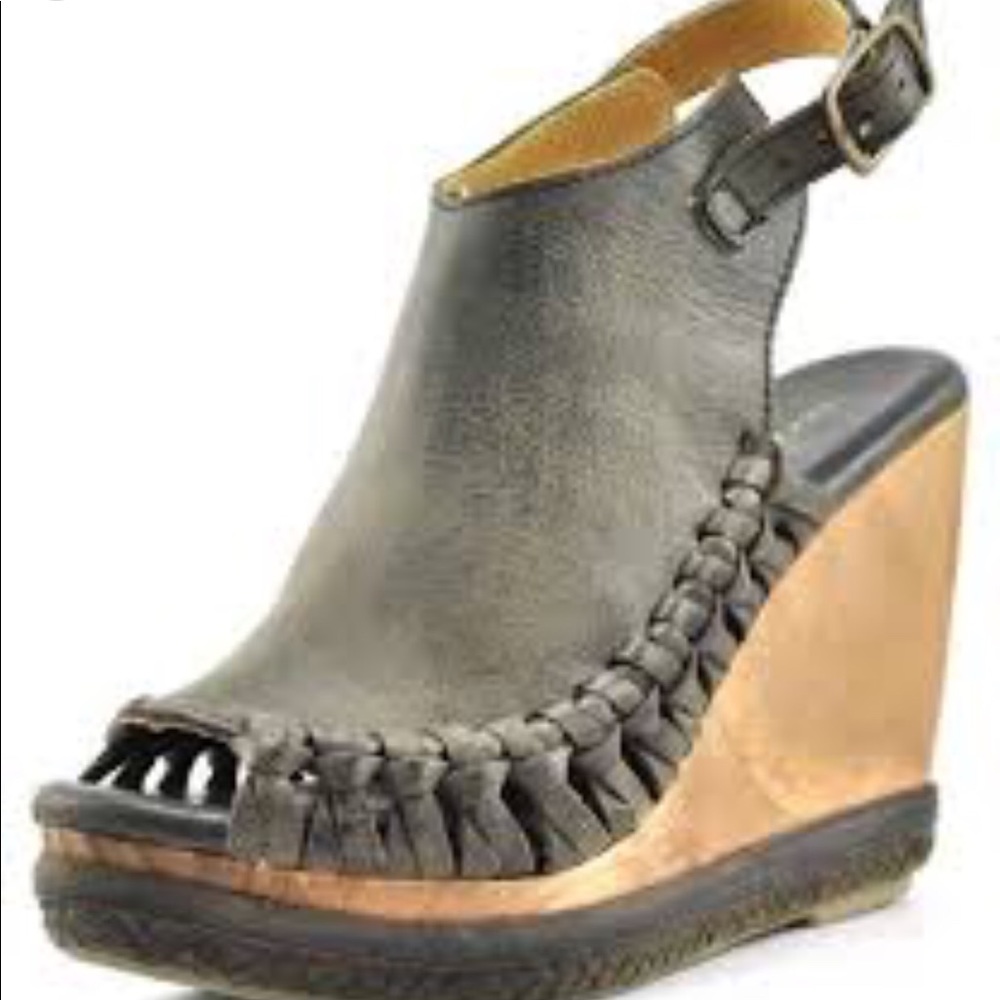 Very Volatile brown leather wedges